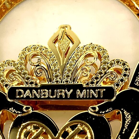 Danbury Mint 2006 Symbol Of Friendship Christmas Ornament 24K Gold Plated - Picture 8 of 8